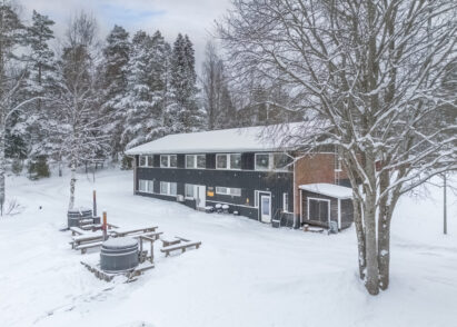 Evo Grand Villain its winter glory. From the downstairs sauna area, you can step directly into the warmth of two outdoor hot tubs.