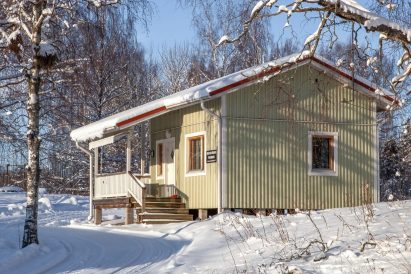 Aulanko Lakeside's Small Villa is located on a slope overlooking Lake Aulangonjärvi.