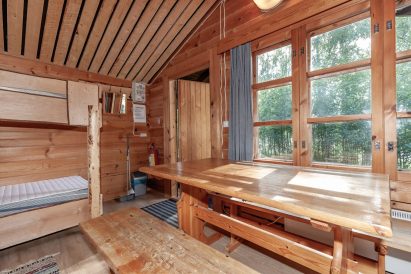 Accommodation cabin for year-round use at Aulanko Lake Hide-out.