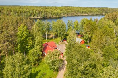 The Evo Ruuhijärvi area provides a tranquil venue for meetings, celebrations, or holidays on the peaceful shore of a wilderness lake.