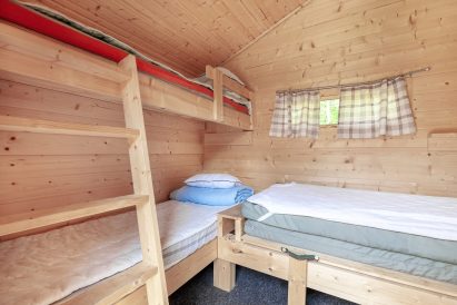 The accommodation cabin for 3-4 people located in the courtyard of Evo Ruuhijärvi.