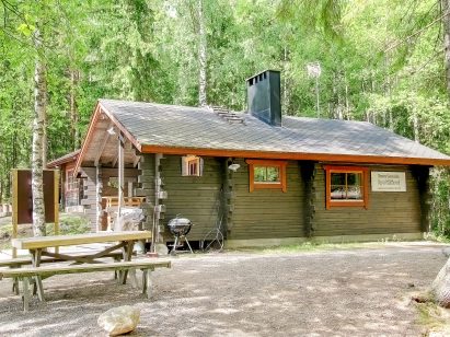 Evo Syväjärvi's main building in its summer attire.