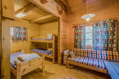 Downstairs of Evo Syväjärvi's accommodation cabin. Both cabins are decorated in the same way.