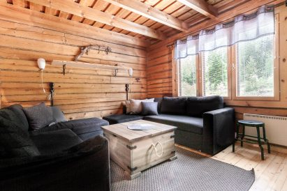 On the ground floor of Evo Wilderness Villa, there is a separate comfortable living room, whose sofa beds can also be used as beds. The space is also suitable as a meeting group work space.