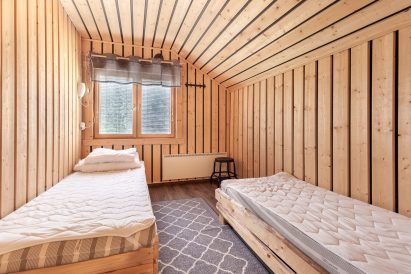 2-person upstairs bedroom of Evo Wilderness Villa.