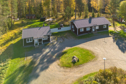 Evo Twin's two villas: Evo Hunt House and Evo Lakeside Villa.