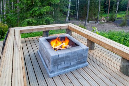The fireplace of Villa Springrock's terrace.