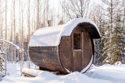 A wood-heated barrel sauna of Villa Springrock.