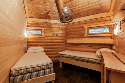 2-person bedroom of Loppi Wilderness Villa.