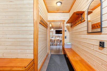 Dressing room of the indoor sauna compartment at Loppi Luxus.