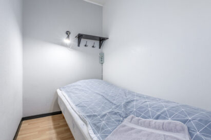 Single bedroom (Room 10) at Räyskälä Grand Villa.
